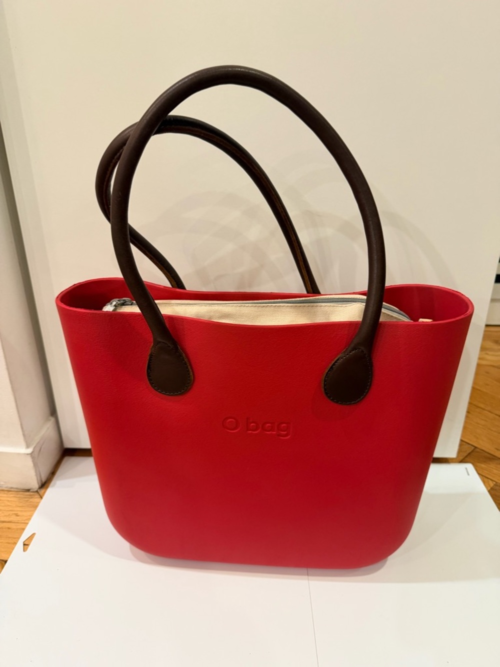 O Bag Italy Tote –Red, Removable Handles & Insert, Extra Tan Handles Included - Picture 4 of 10